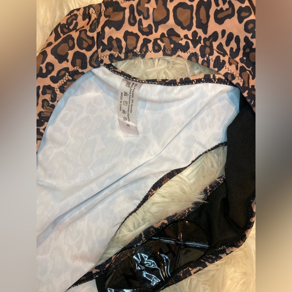 NEW never worn!* size medium animal print one piece - Picture 4 of 8